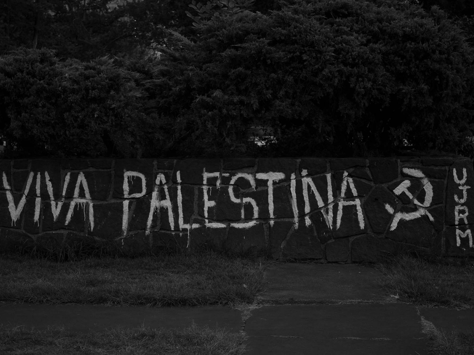 Los estudiantes de la Universidad Nacional Autónoma de México (UNAM) continúan la protesta en el campamento por el genocidio en Palestina y exigen a Rectoría romper relaciones con Israel. La Escuela Normal Rural “Isidro Burgos” en Ayotzinapa, se une a la causa.