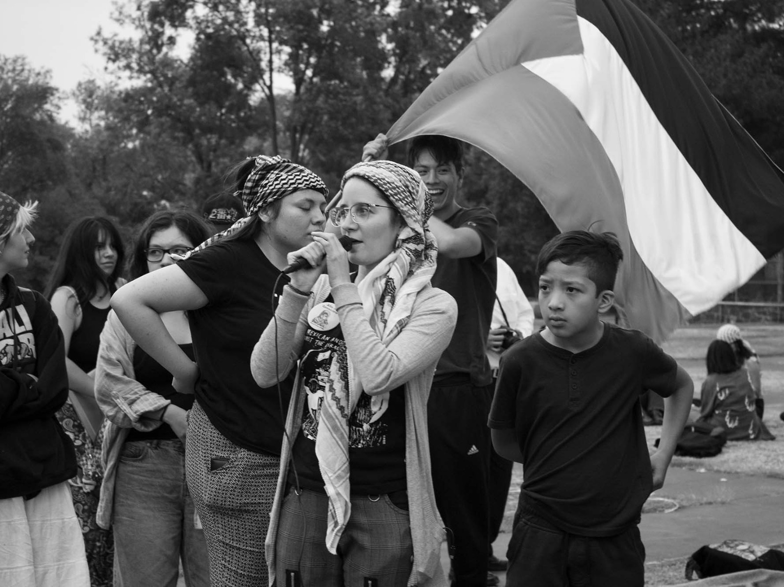 Los estudiantes de la Universidad Nacional Autónoma de México (UNAM) continúan la protesta en el campamento por el genocidio en Palestina y exigen a Rectoría romper relaciones con Israel. La Escuela Normal Rural “Isidro Burgos” en Ayotzinapa, se une a la causa.