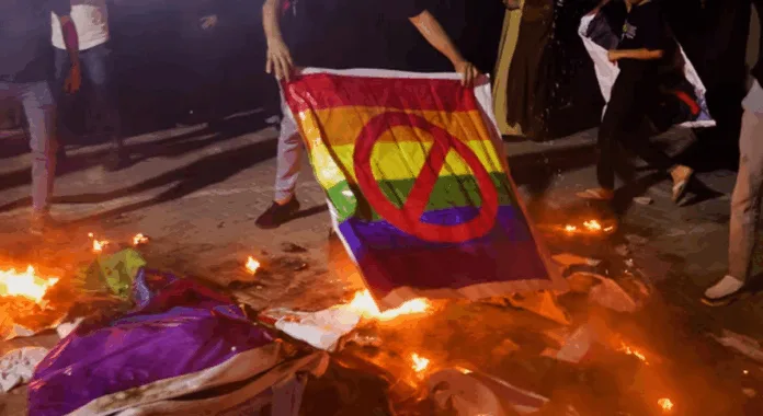 Foto: EP | Ley Iraquí pretendía la pena de muerte para quien tuviera preferencias por su mismo género. Atenta contra la comunidad LGBT. Foto: EP | Ley Iraquí pretendía la pena de muerte para quien tuviera preferencias por su mismo género. Atenta contra la comunidad LGBT.