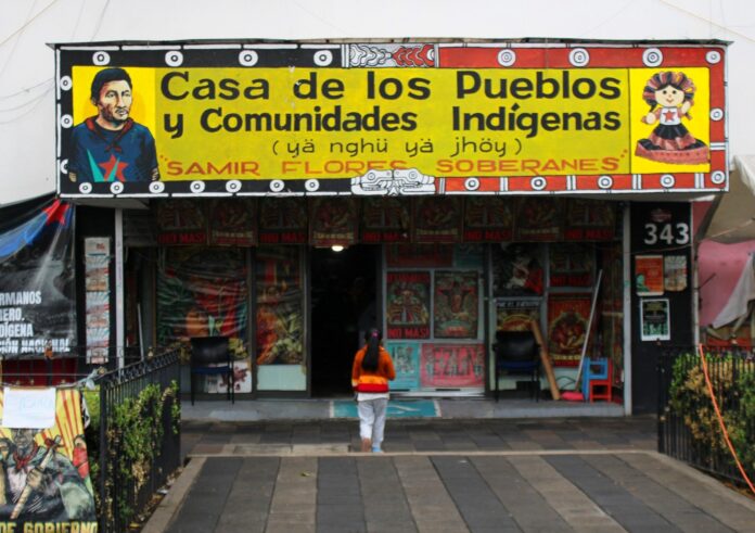Se levantó el bloqueo en la Avenida México, Coyoacán, ante la falta de resolución a las demandas realizadas por la Comunidad Otomí. Anunciaron la conclusión de las mesas de diálogo con el Jefe de Gobierno Batres Guadarrama y su permanencia indefinida en Casa de los Pueblos y Comunidades Indígenas “Samir Flores Soberanes".