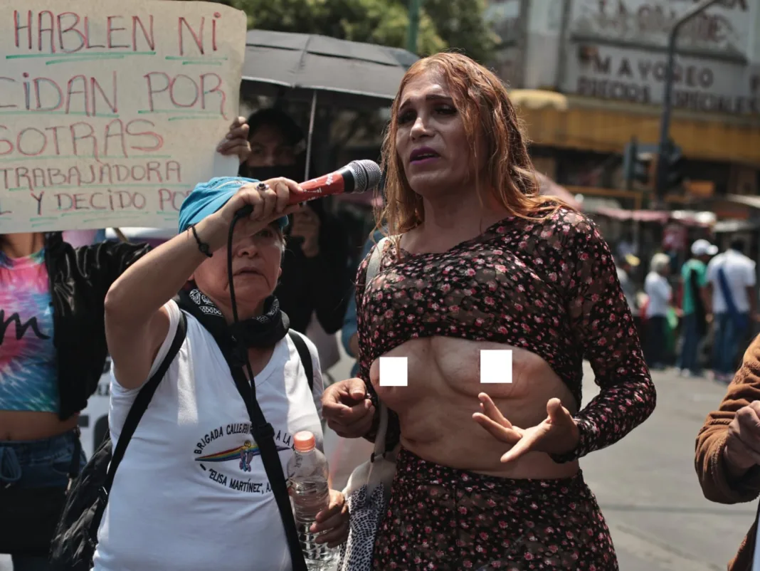 Búsqueda de justicia y reparación de daños para Gretel, mujer transgénero como víctima por negligencia médica del doctor Charbel Andrés Sosa Azar. A 11 años del procedimiento no se ha obtenido respuesta y continúan atentando contra su salud. Búsqueda de justicia y reparación de daños para Gretel, mujer transgénero como víctima por negligencia médica del doctor Charbel Andrés Sosa Azar. A 11 años del procedimiento no se ha obtenido respuesta y continúan atentando contra su salud.