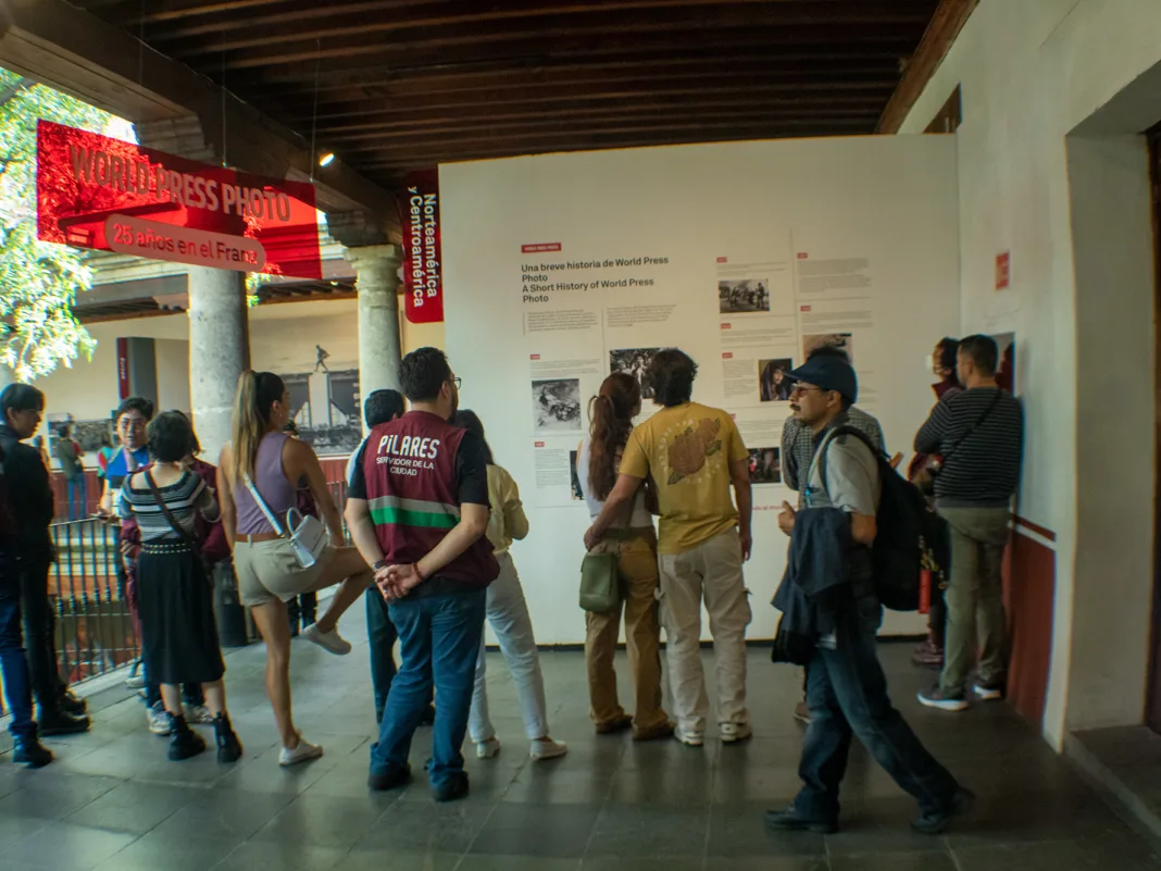 world Desde su apertura, el Museo Franz Mayer recibió a miles de visitantes para la exposición temporal del World Press Photo 2024. La mejor selección de fotoperiodismo y fotografía documental concluirá hasta el 25 de agosto.