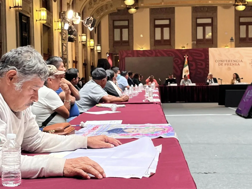 Padres y madres de los 43 concluyen reuniones con AMLO: “No hubo ...