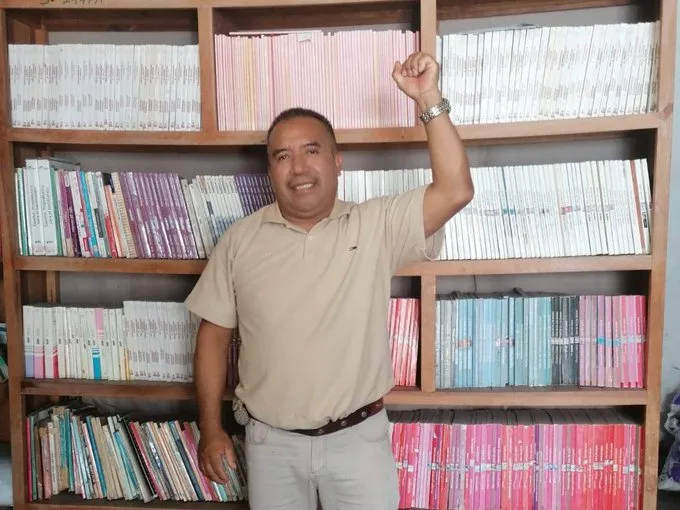El Consorcio de Oaxaca mediante un comunicado exigió la liberación de Pablo Lopez Alavez, quien lleva 14 años privado de su libertad a causa de ser defensor del bosque en tierras oaxaqueñas. El Consorcio de Oaxaca mediante un comunicado exigió la liberación de Pablo Lopez Alavez, quien lleva 14 años privado de su libertad a causa de ser defensor del bosque en tierras oaxaqueñas.