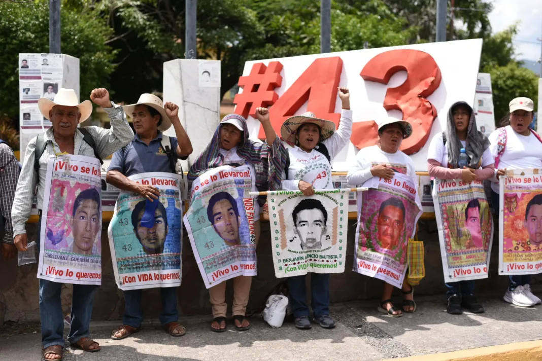 460430396_909601564528487_3696433136957733887_n El sexenio de la mentira, 10 años sin saber de los 43: Madres y padres de Ayotzinapa
