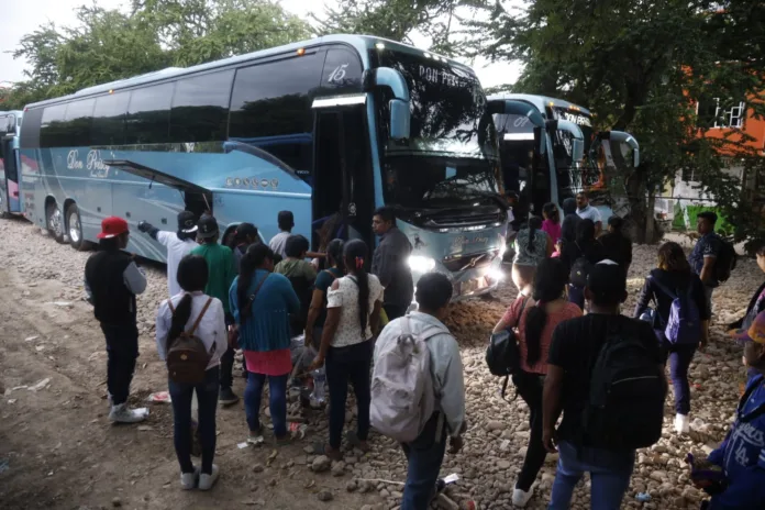 463868241_934350708720239_1108725105534402875_n Tras el paso del huracán John, familias jornaleras de la Montaña de Guerrero migran a Sinaloa en busca de sustento