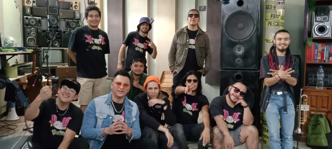 Los Anxolotes, se preparan para su próximo evento en Tijuana, el cual es el más grande de su carrera musical. Los Anxolotes, se preparan para su próximo evento en Tijuana, el cual es el más grande de su carrera musical.