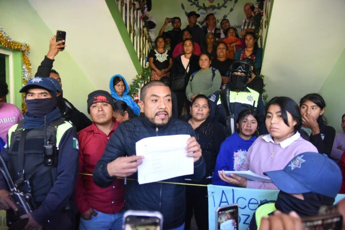 Ciudadanos de Alcozauca, Guerrero, toman el Ayuntamiento para exigir conclusión de obras inconclusas