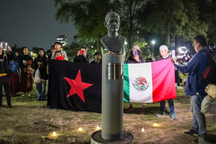 A seis años del asesinato de Samir Flores, UNAM inaugura busto en su memoria