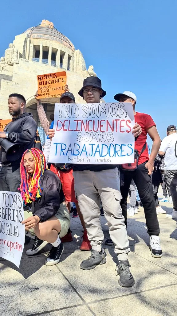 Barberos denuncian abusos de autoridad y advierten nuevas medidas si no hay solución. Barberos denuncian abusos de autoridad y advierten nuevas medidas si no hay solución.Barberos denuncian abusos de autoridad y advierten nuevas medidas si no hay solución.