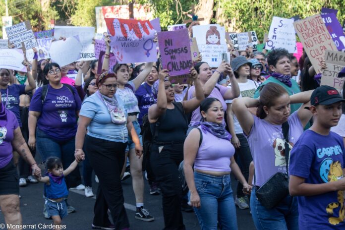 Mujeres de Colima regresan a las calles este 8M en respuesta a represión de 2024