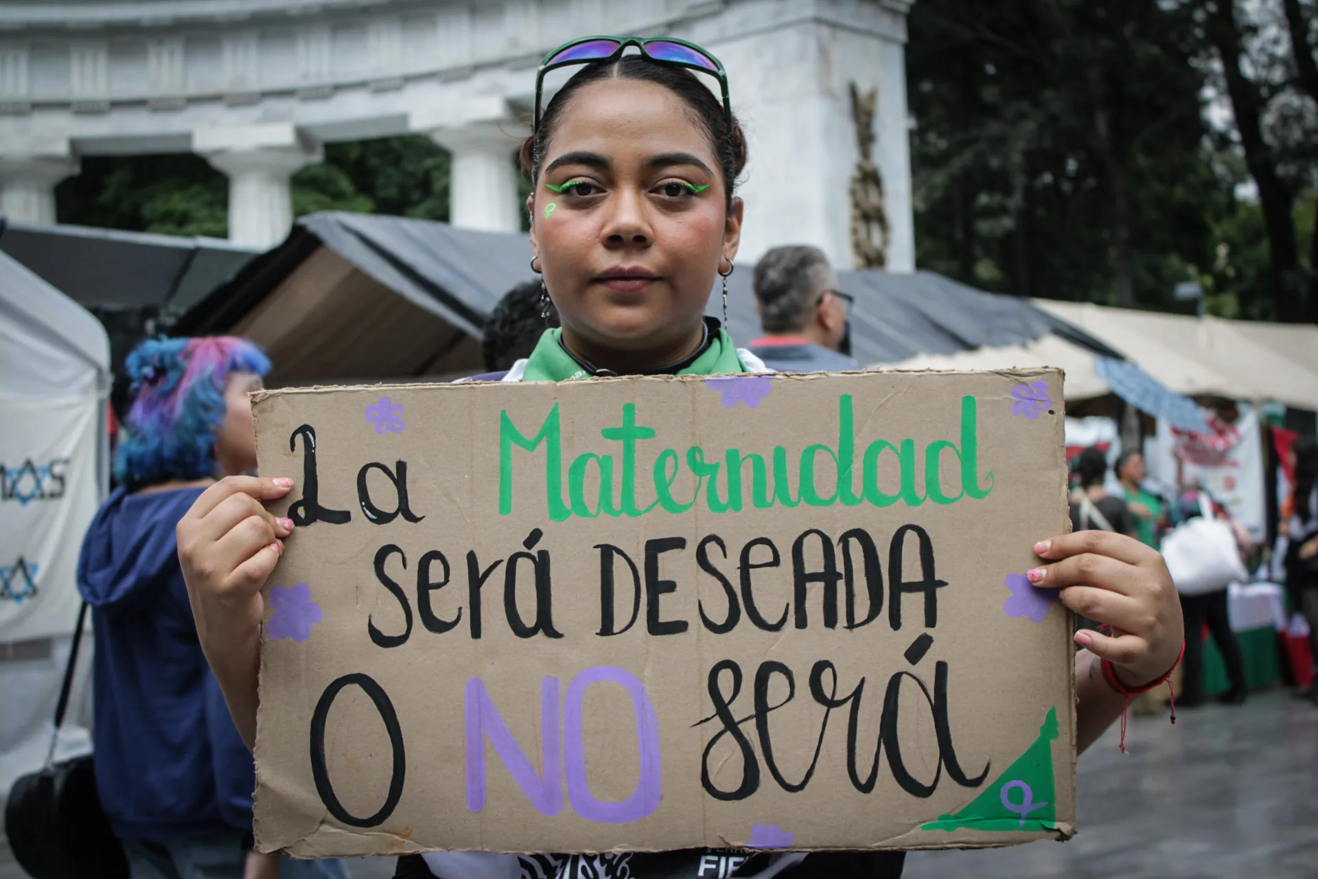 Con motivo del 28S, diversas organizaciones convocaron “Sonidero por el Aborto libre, seguro y gratuito” frente al Senado de la República, así como la marcha desde la Glorieta de las Mujeres que Luchan hacia el Hemiciclo a Juárez para eliminar el aborto como delito en el Código Penal.