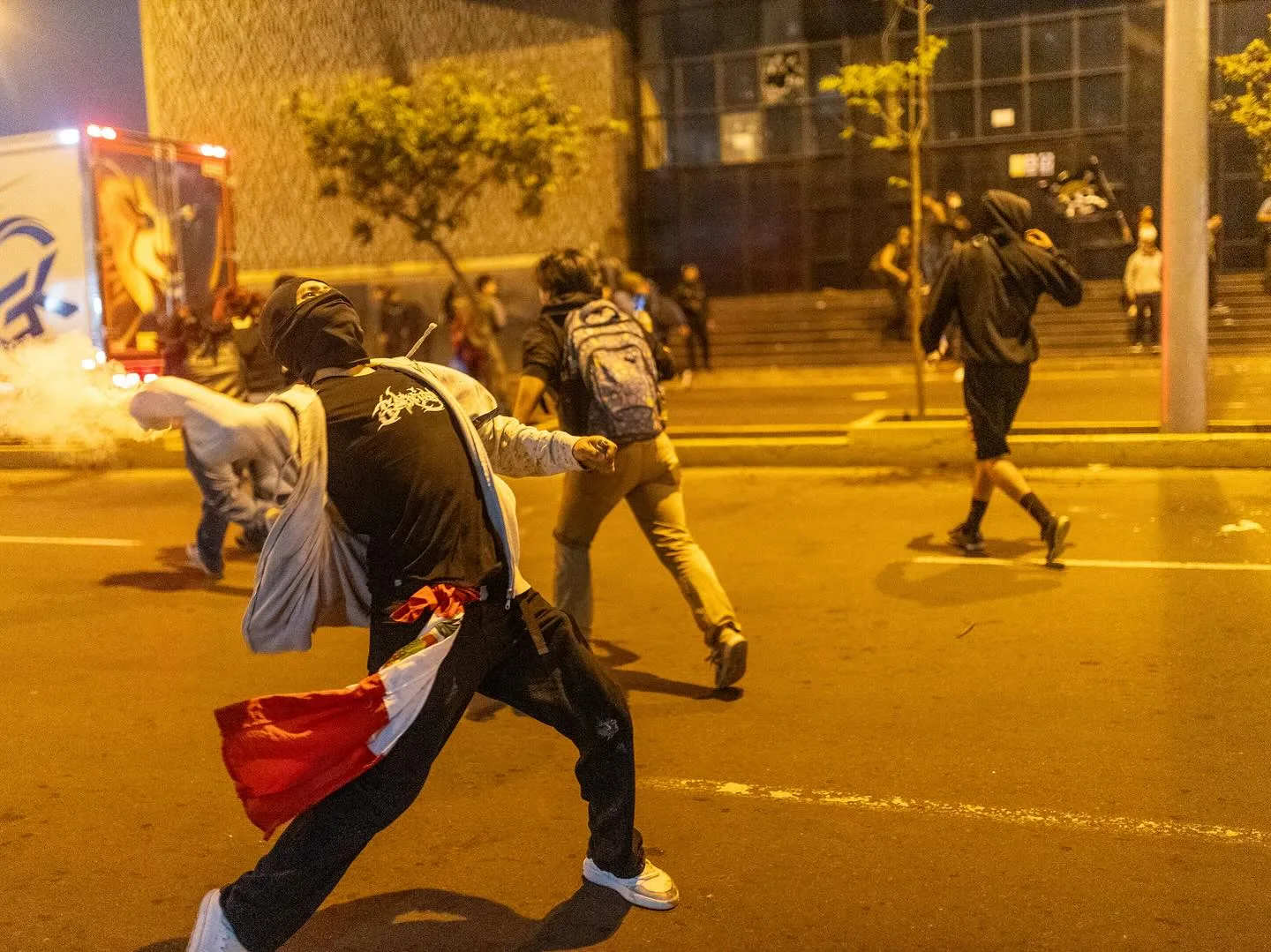 Jóvenes peruanos exigen la renuncia de Dina Boluarte y rechazan la Ley 32123 en la Marcha Nacional