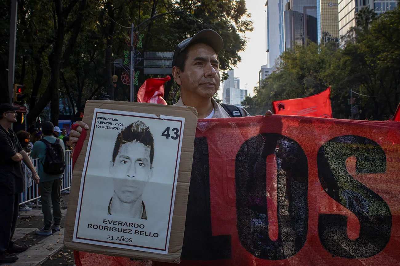 A 11 años del crimen de Ayotzinapa, familias denuncian simulación y exigen verdad al gobierno de Claudia Sheinbaum