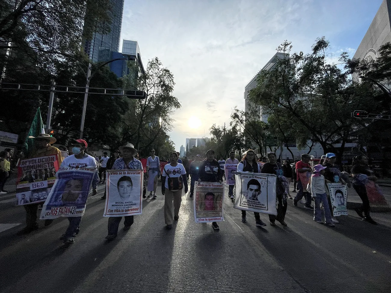 A 11 años del crimen de Ayotzinapa, familias denuncian simulación y exigen verdad al gobierno de Claudia Sheinbaum