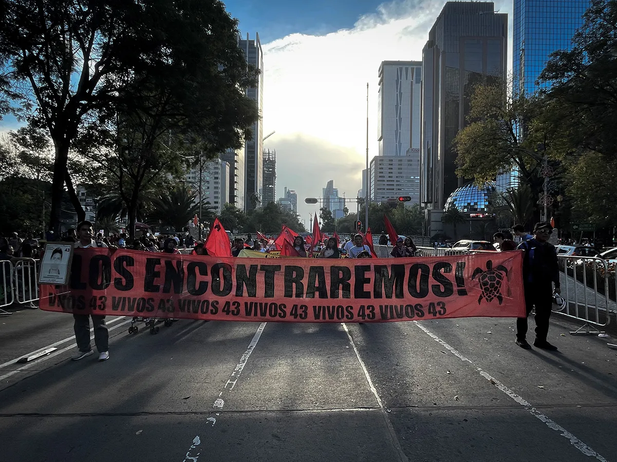 A 11 años del crimen de Ayotzinapa, familias denuncian simulación y exigen verdad al gobierno de Claudia Sheinbaum