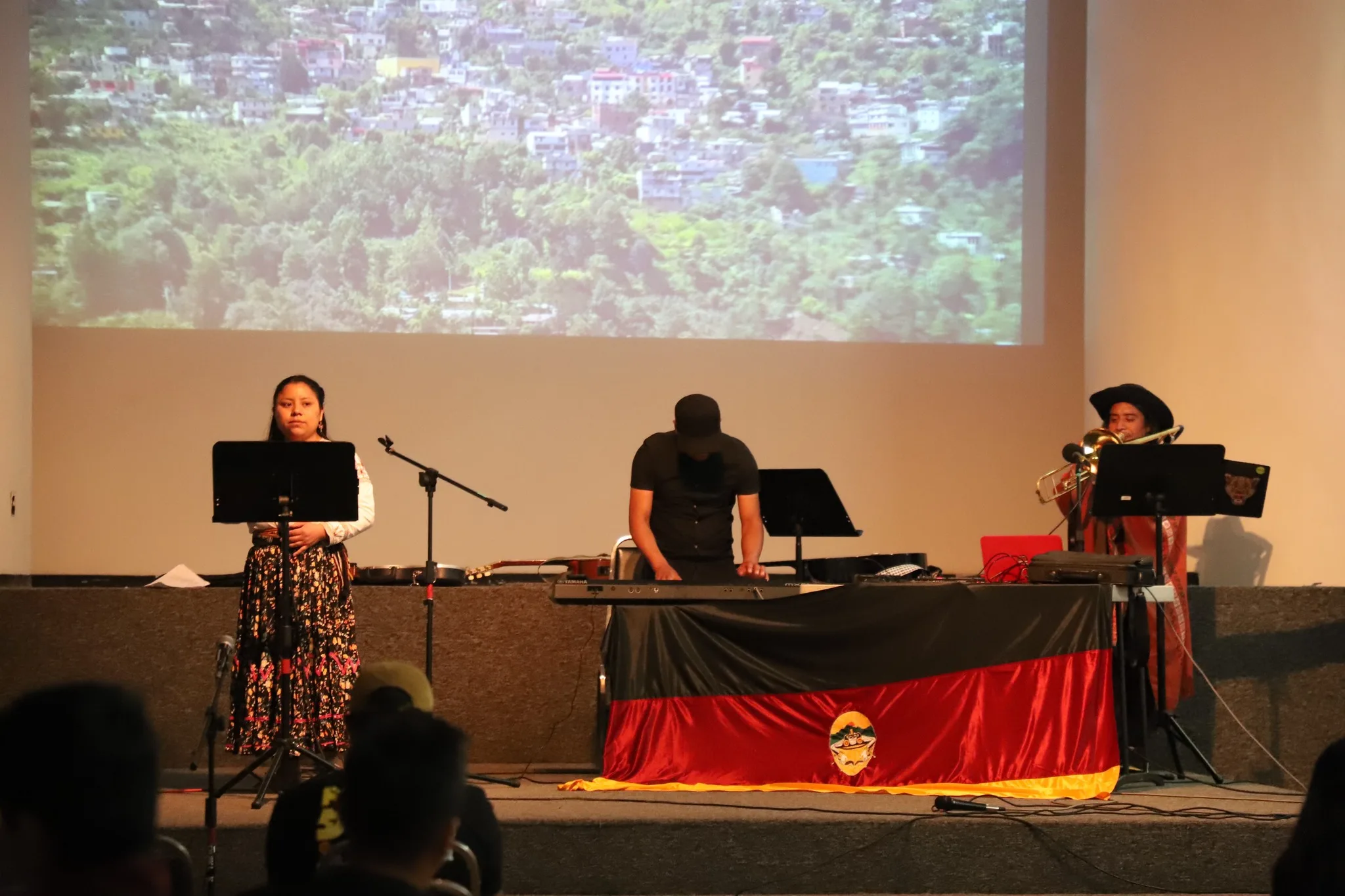 Pueblos originarios alzan la voz con el concierto Briznas de Esperanza contra la violencia en sus territorios