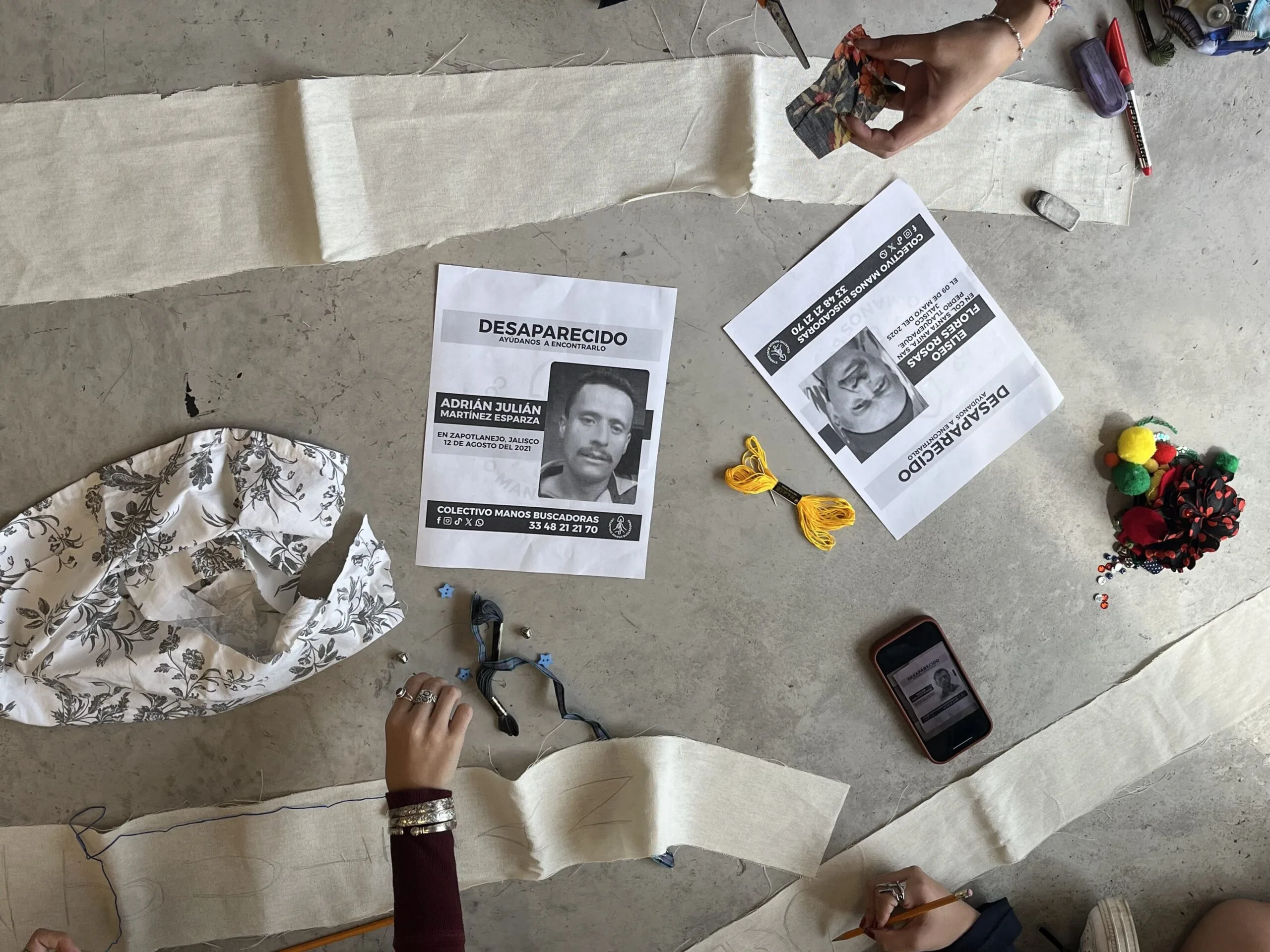 “Memoria textil expandida”: un taller para tejer la ausencia y bordar la memoria