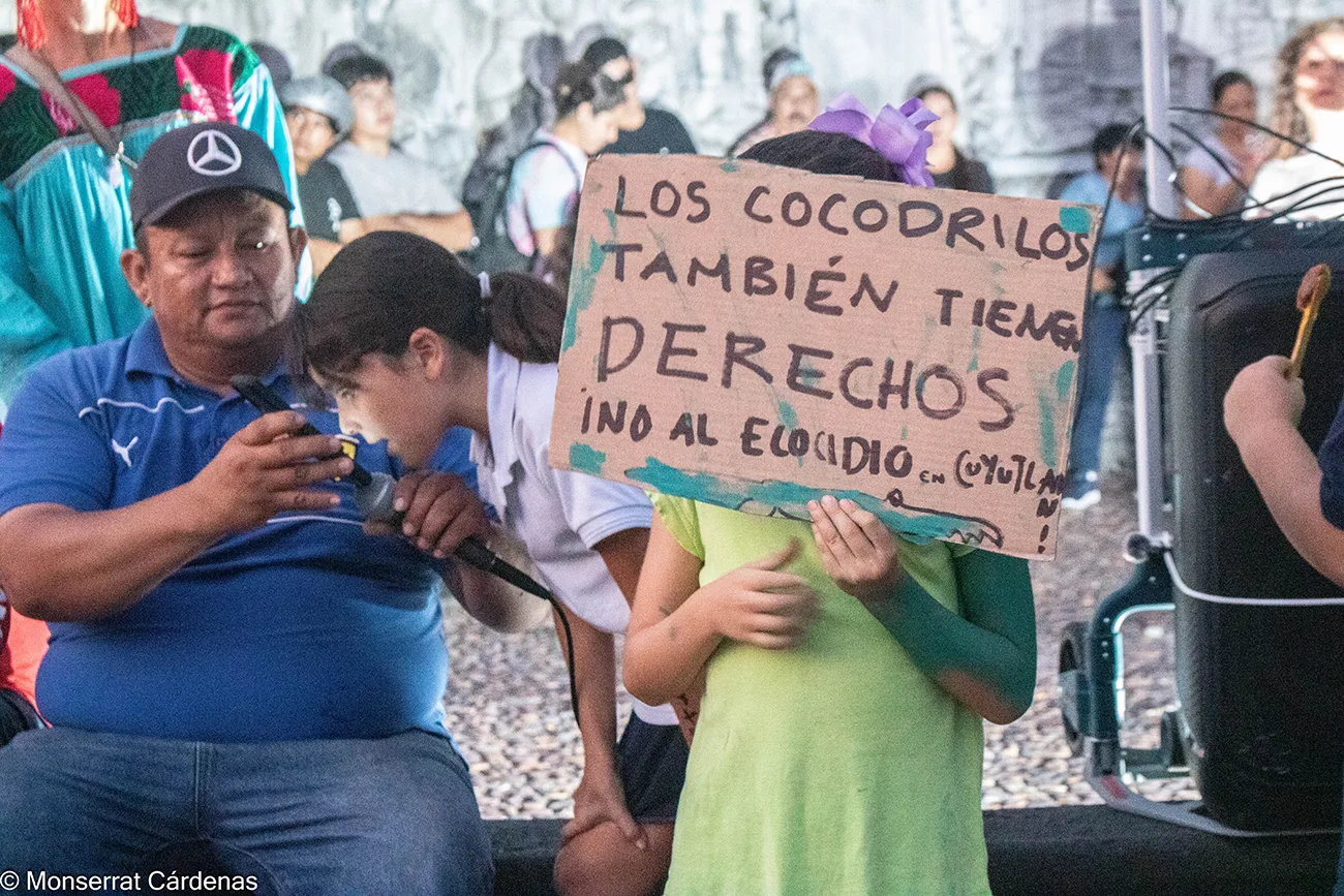 ¡Cuyutlán no te vamos a fallar!: Colimenses marchan contra proyecto de expansión del Puerto de Manzanillo