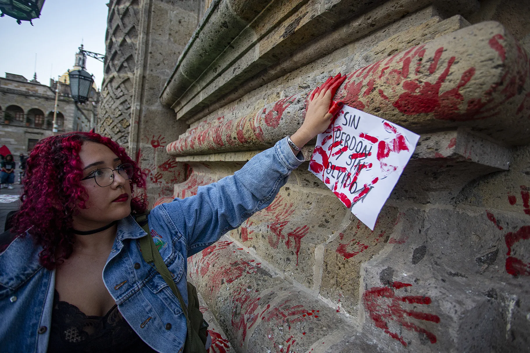 Estudiantes y colectivos de Guadalajara recuerdan el 2 de octubre con marcha y protesta