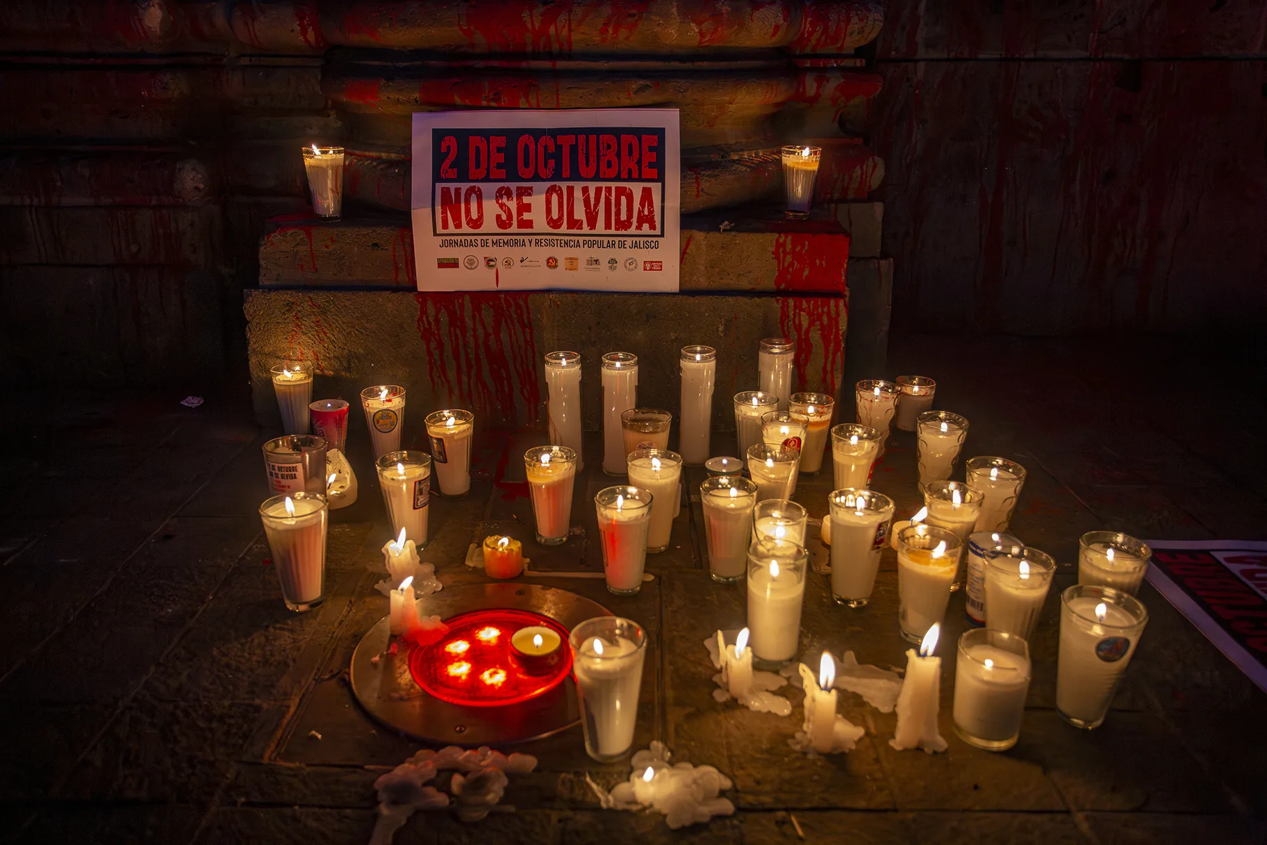 Estudiantes y colectivos de Guadalajara recuerdan el 2 de octubre con marcha y protesta