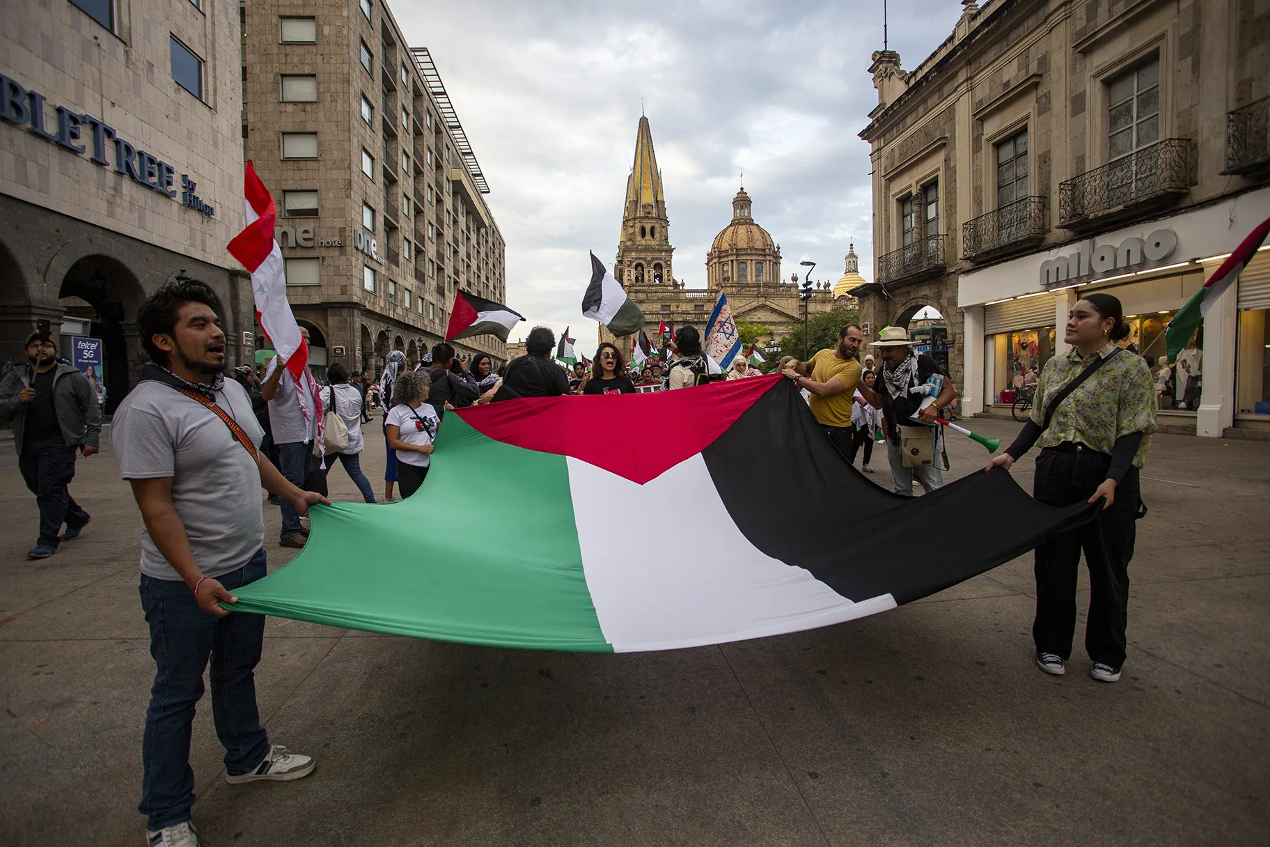 Guadalajara marcha por Palestina: denuncian dos años de genocidio y exigen romper relaciones con Israel
