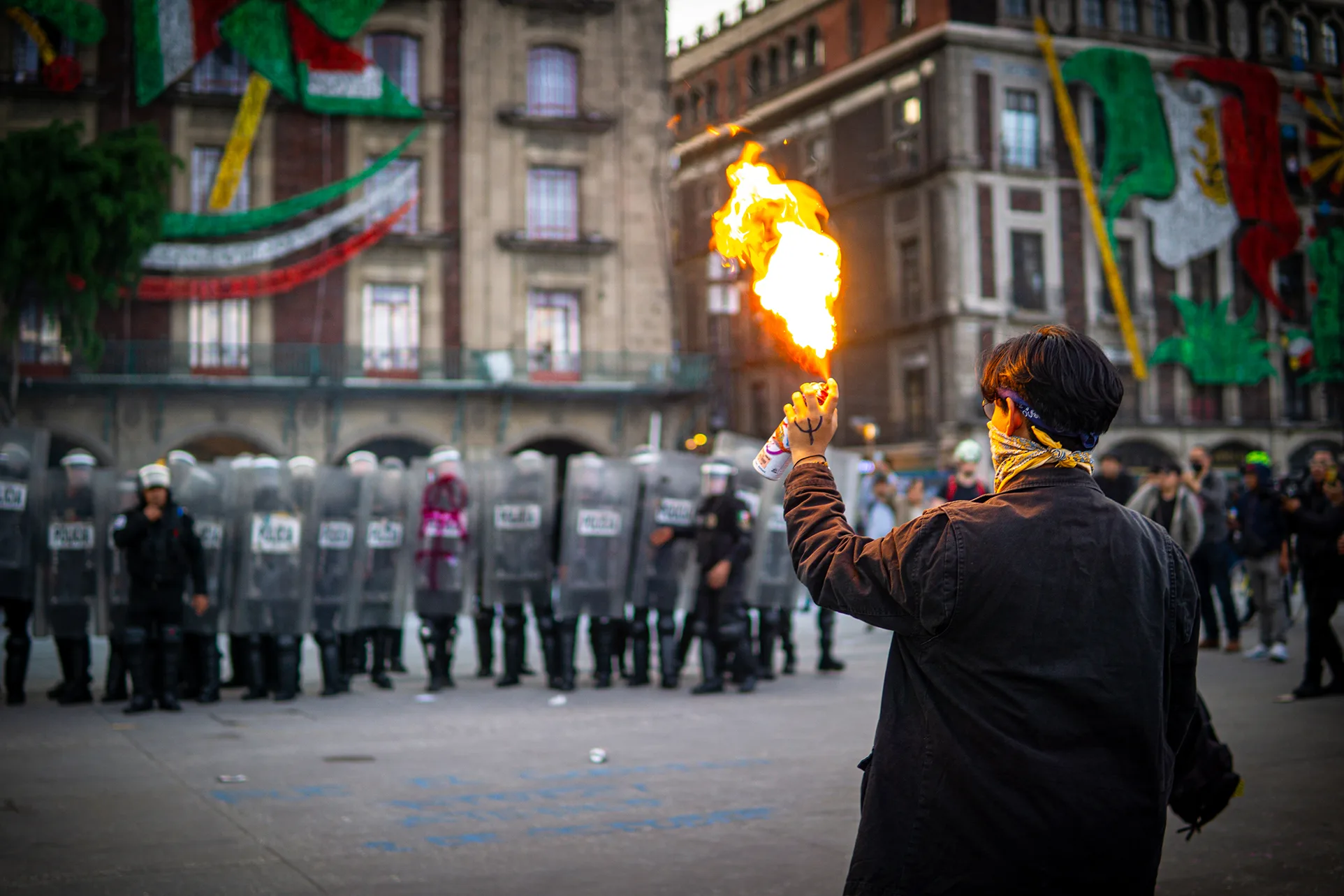Marcha del 2 de octubre 2025 en CDMX: más de 10 mil asistentes y enfrentamientos en el Zócalo
