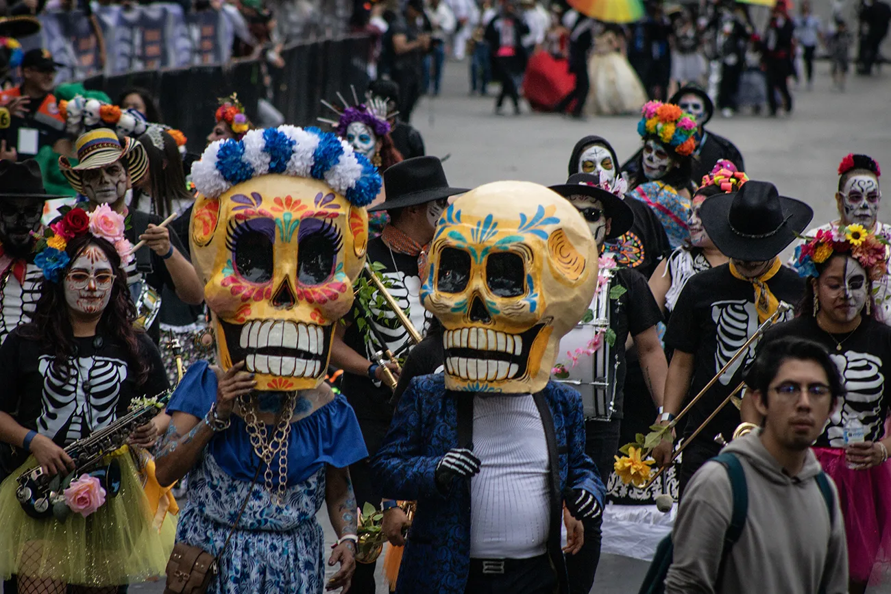El Gran Desfile de Día de Muertos celebra la vida, la historia y la identidad mexicana