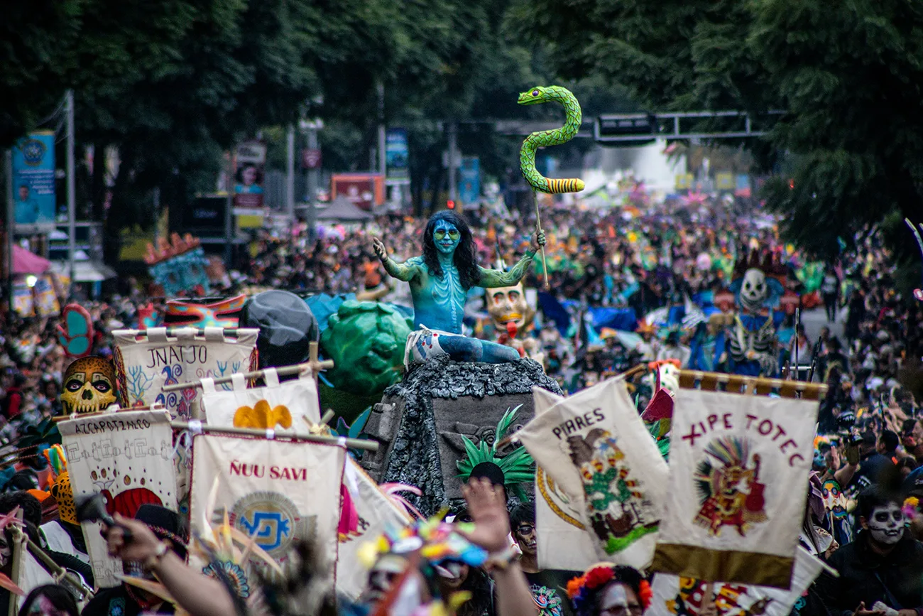 El Gran Desfile de Día de Muertos celebra la vida, la historia y la identidad mexicana