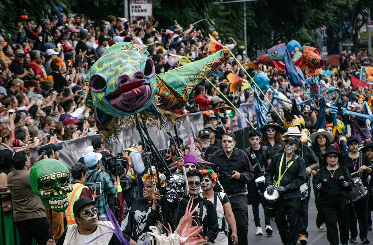 El Gran Desfile de Día de Muertos celebra la vida, la historia y la identidad mexicana