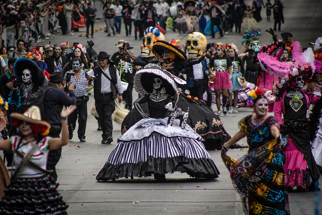 El Gran Desfile de Día de Muertos celebra la vida, la historia y la identidad mexicana
