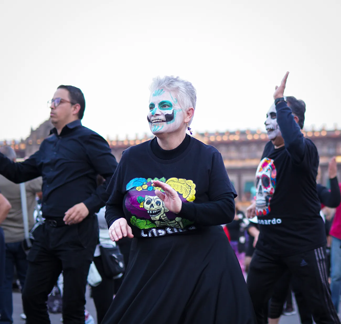 El Zócalo se llena de catrinas y ritmo con la Mega Clase de Baile Aeróbico
