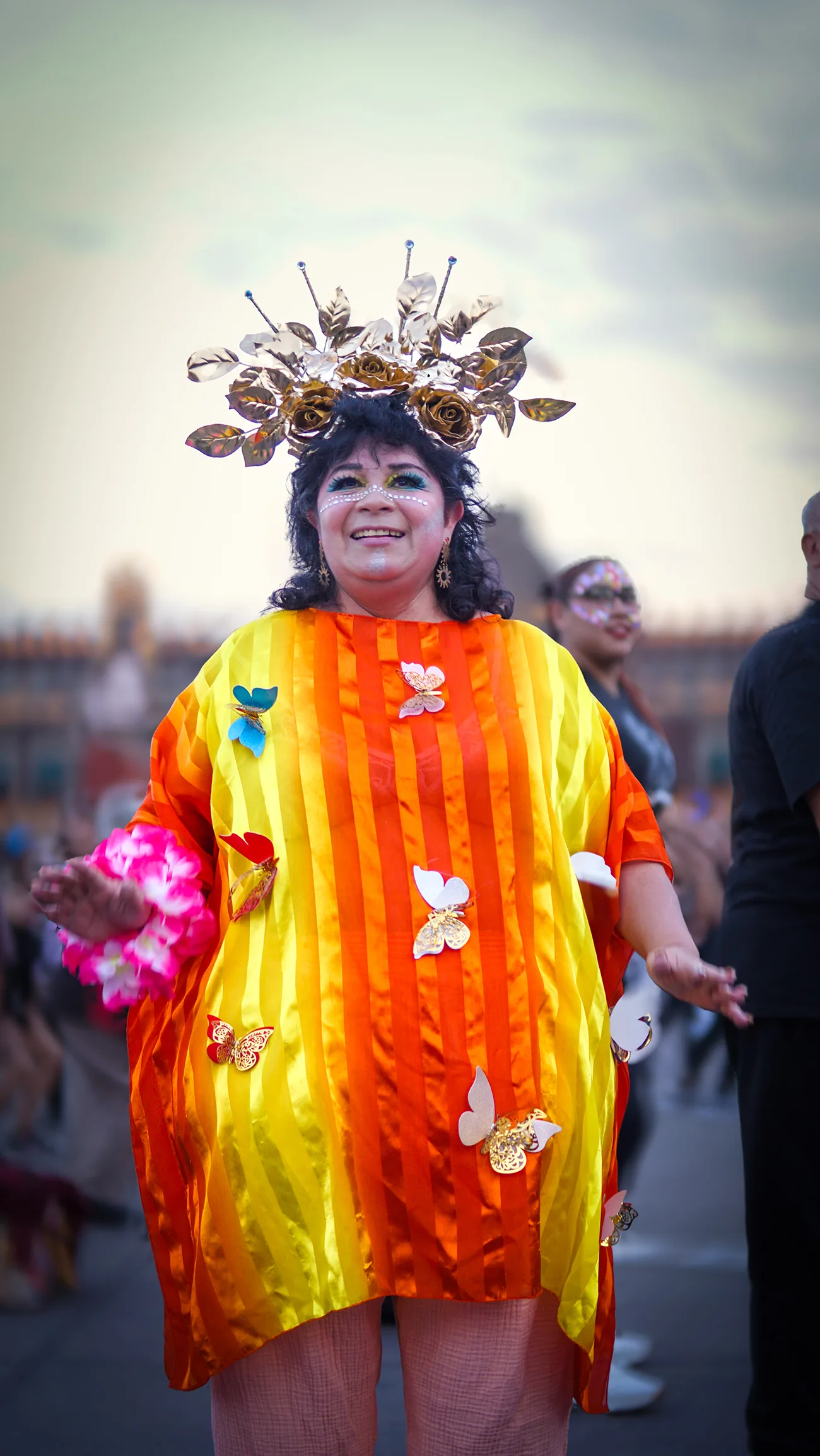 El Zócalo se llena de catrinas y ritmo con la Mega Clase de Baile Aeróbico