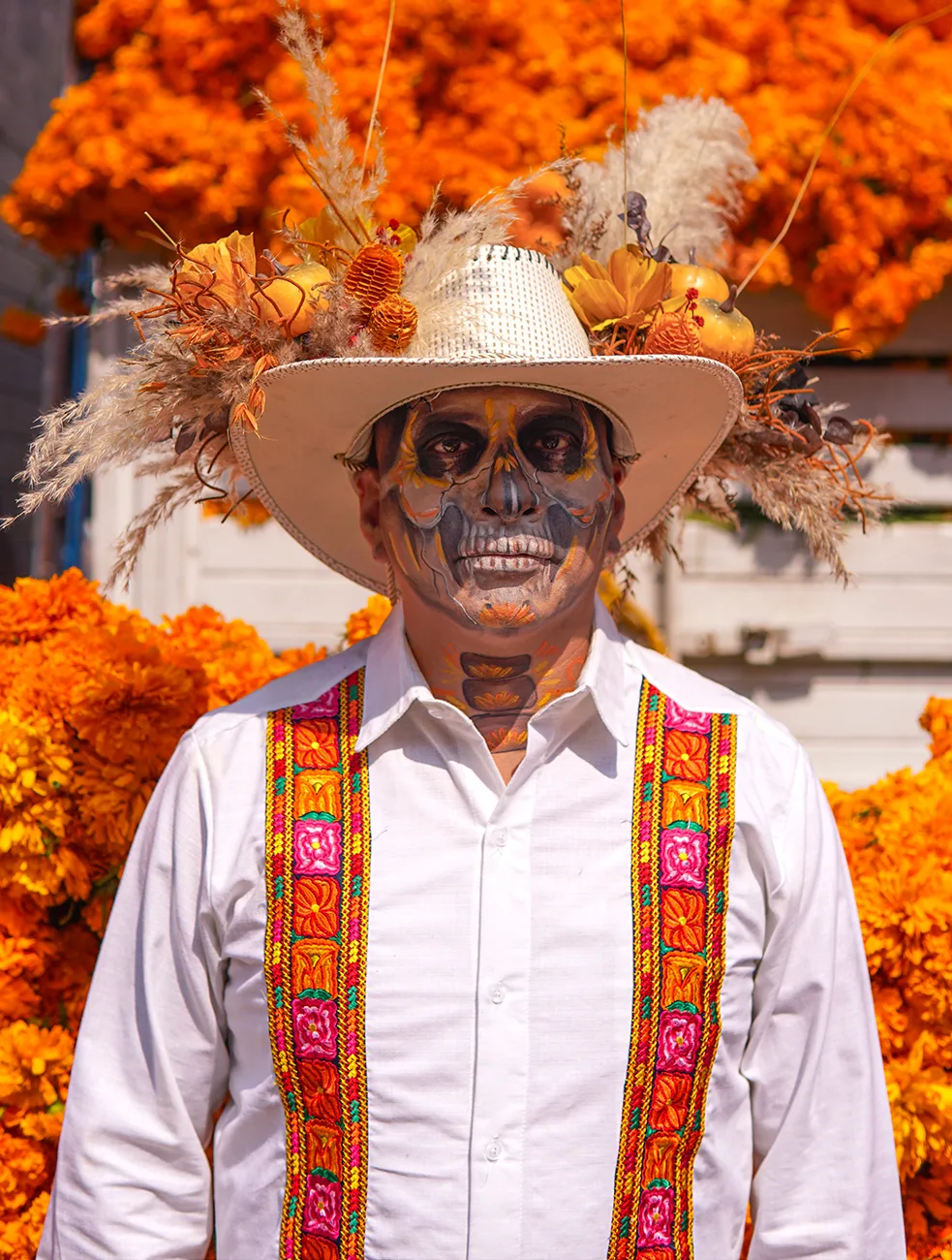 Entre flores, velas y aromas: así se vive el Día de Muertos en el Mercado Jamaica