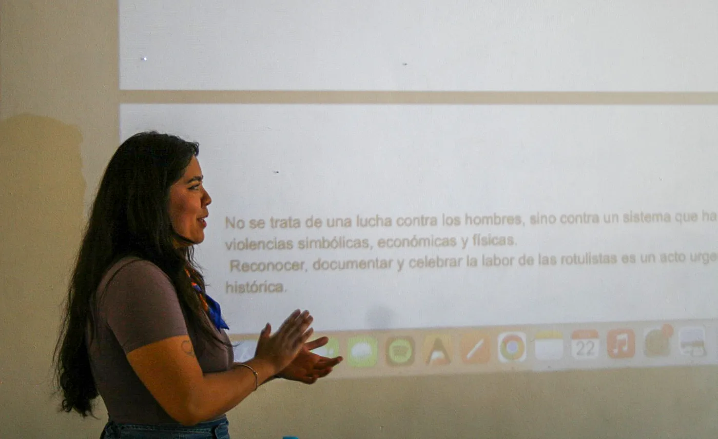 rotulismo feminista en el espacio público