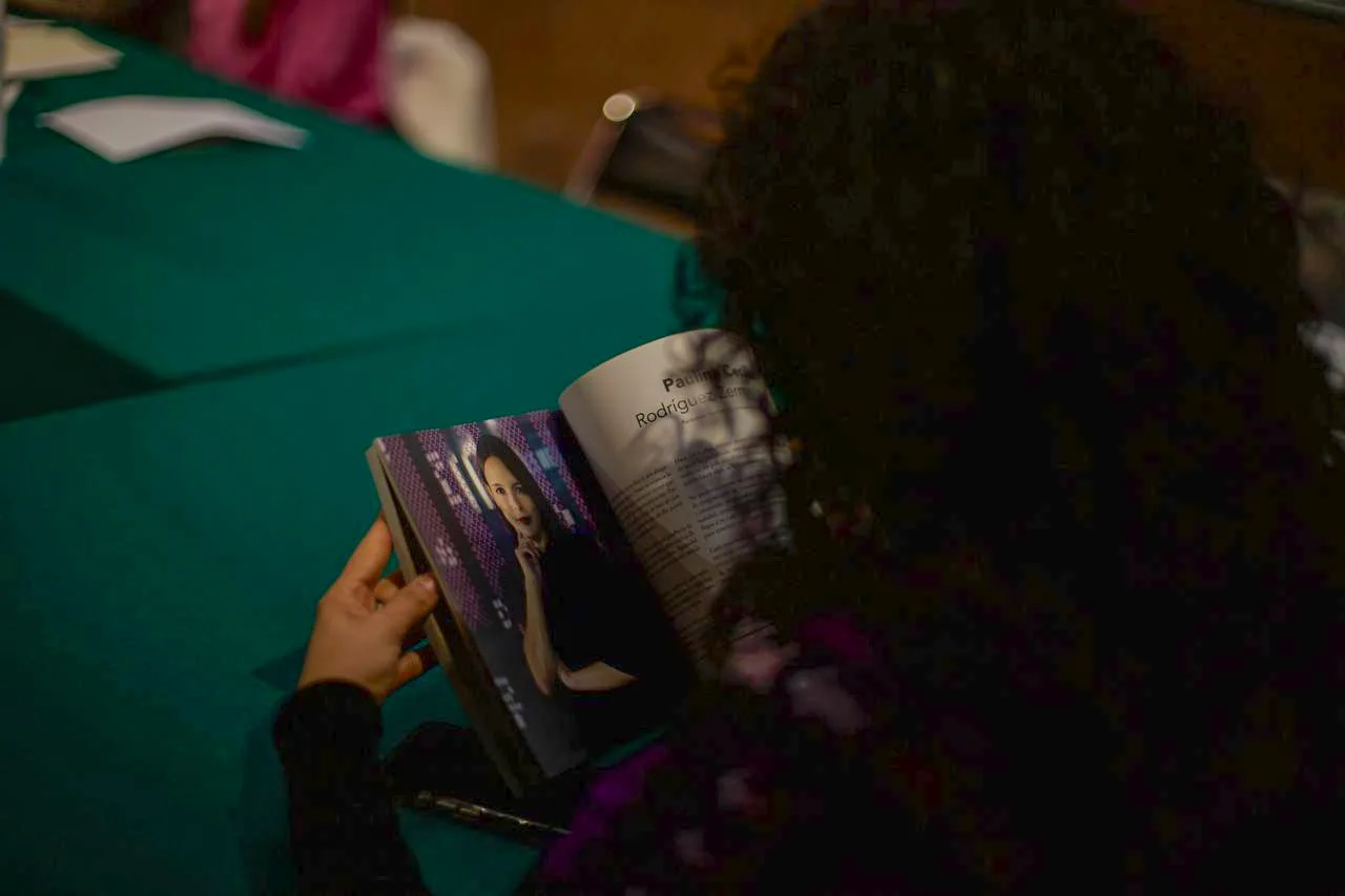 Presentan en San Lázaro el libro Hilando Historias, Tejiendo Esperanza: voces de mujeres defensoras y periodistas llaman a cuidar la memoria y garantizar protección