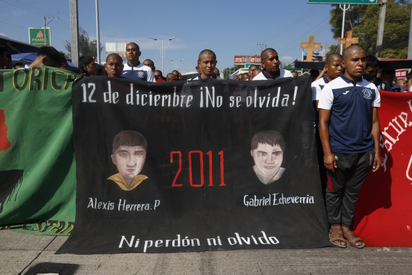 A 14 años del asesinato de Jorge Alexis y Gabriel, normalistas marchan en Guerrero para exigir justicia