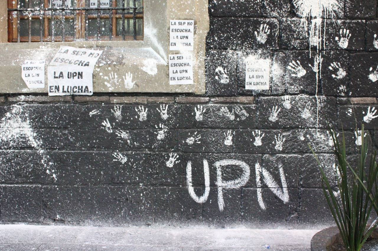 Tras casi dos meses de paro, estudiantes de la UPN obligan a la SEP a firmar acuerdos