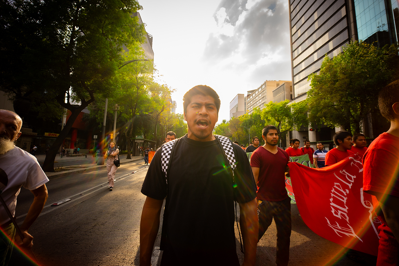 “No vamos a dejar de luchar hasta saber la verdad”: padres y madres de los 43 marchan en CDMX