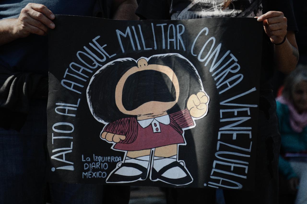 Protestan en la Embajada de Estados Unidos en CDMX contra la intervención militar en Venezuela
