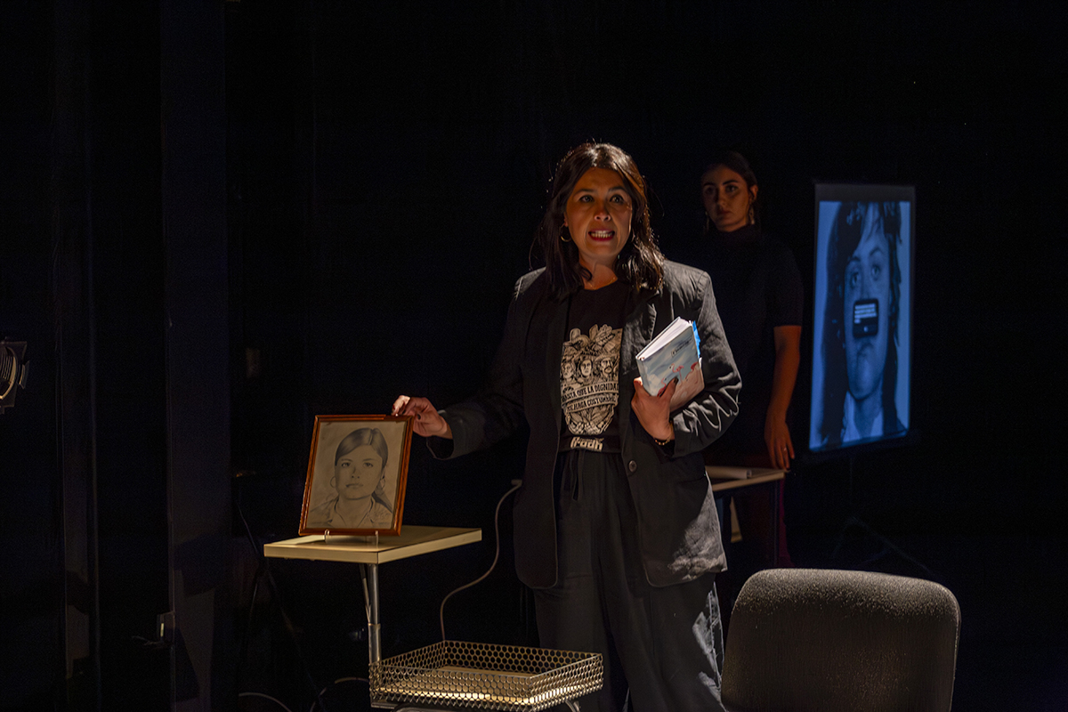 Vuelos nocturnos sobre un mar sin fondo: el teatro frente a la desaparición forzada y la guerra sucia en México