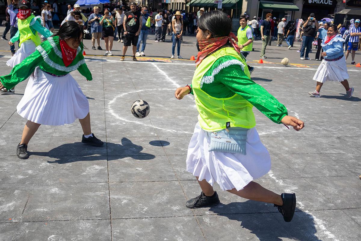 “Retas por Samir” toman el Zócalo: fútbol popular se enfrenta al Mundial del despojo