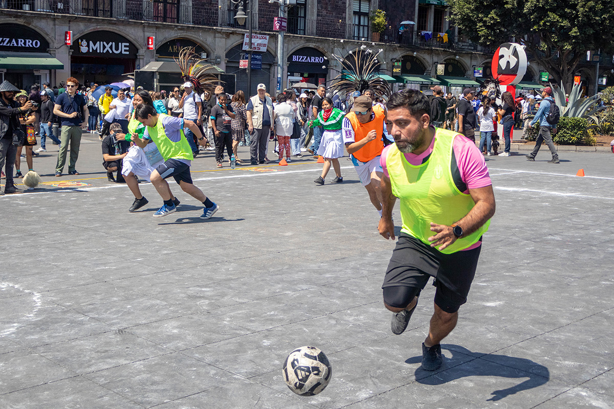 “Retas por Samir” toman el Zócalo: fútbol popular se enfrenta al Mundial del despojo