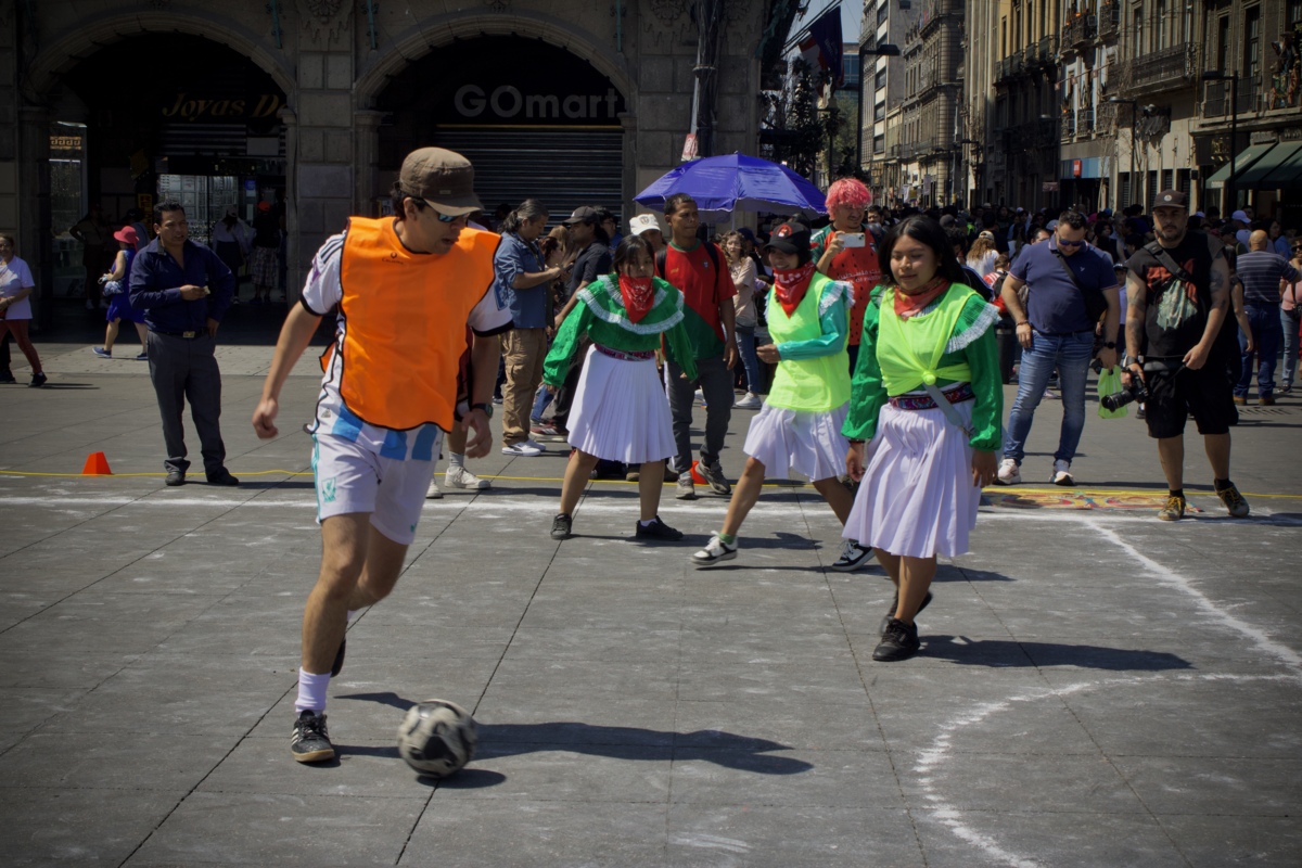 “Retas por Samir” toman el Zócalo: fútbol popular se enfrenta al Mundial del despojo