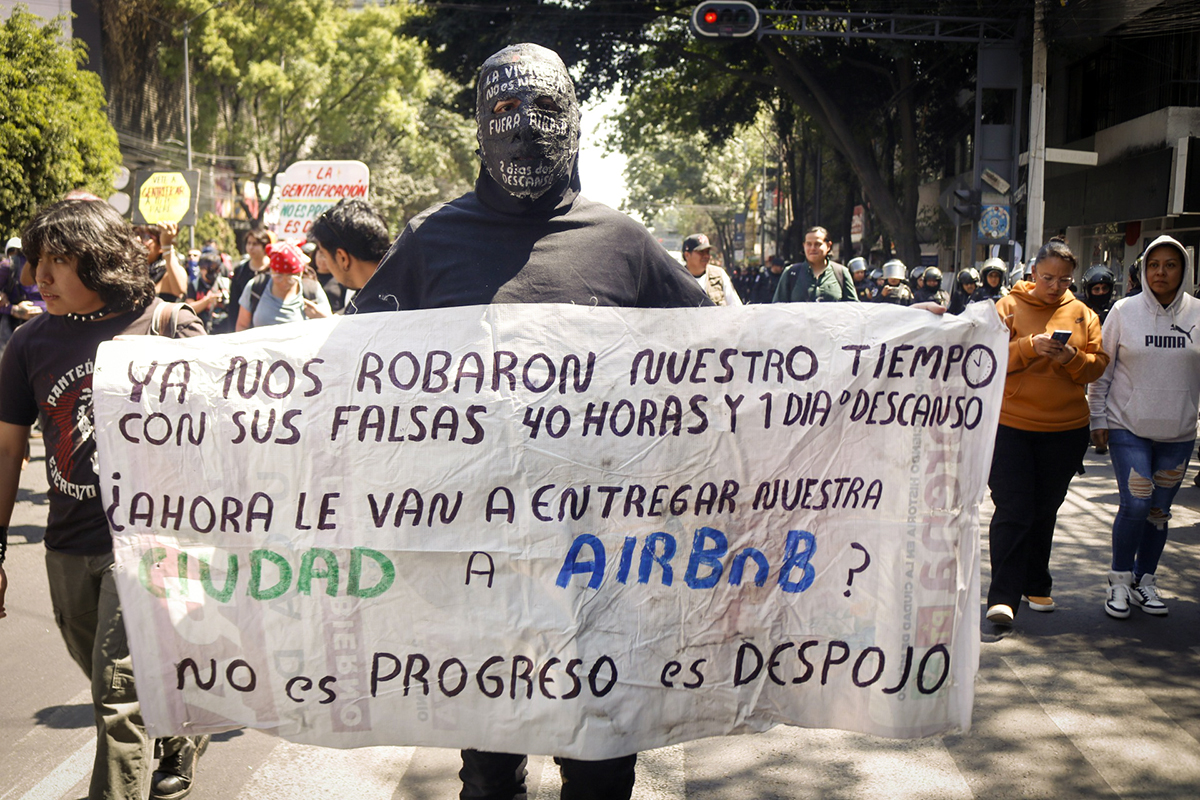“No a la turistificación, no al mundial del despojo” reclaman activistas en Ciudad de México