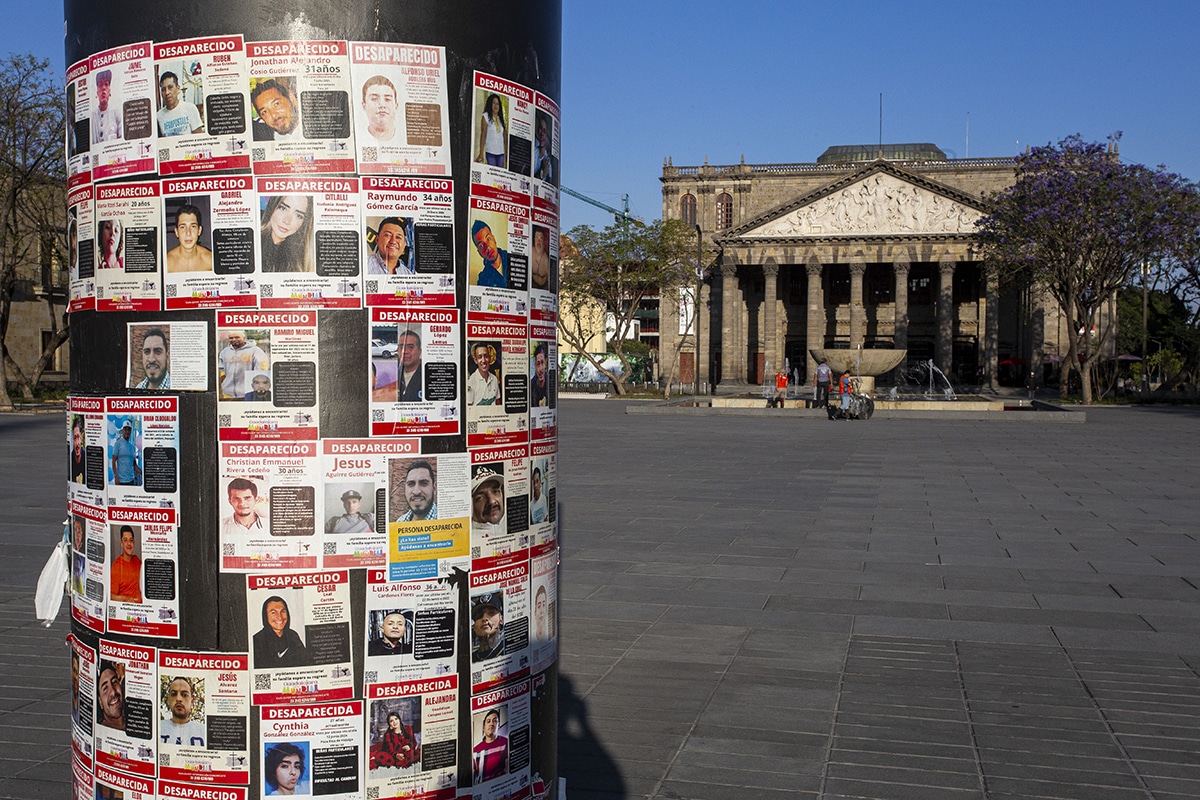 Tras muerte de “El Mencho”, CJNG responde con 85 bloqueos en 11 estados; Guadalajara intenta volver a la normalidad