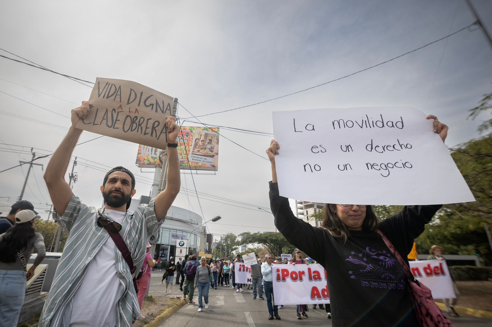 Asamblea Popular contra el tarifazo marcha en Guadalajara por transporte digno