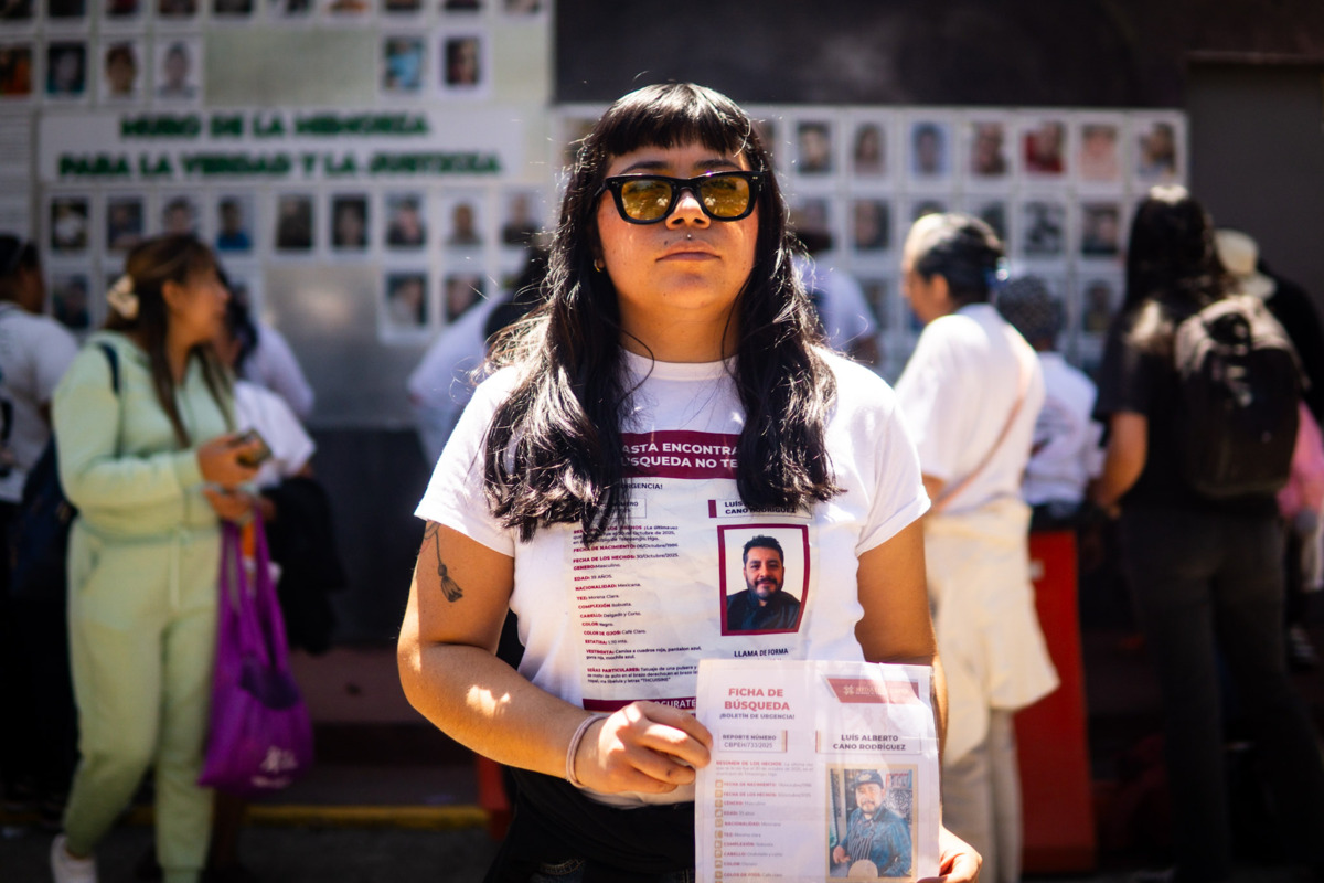 Familias buscadoras y colectivos de búsqueda rechazaron las recientes declaraciones oficiales que minimizan la crisis de desapariciones, colocando un muro de memoria frente al CAIBP para exigir justicia y visibilizar a las víctimas, en medio de acusaciones de manipulación de cifras oficiales.