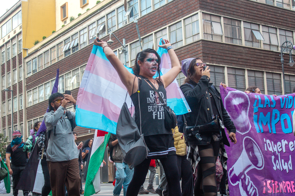 Marcha trans en CDMX exige vivienda digna, trabajo seguro y justicia para la comunida
