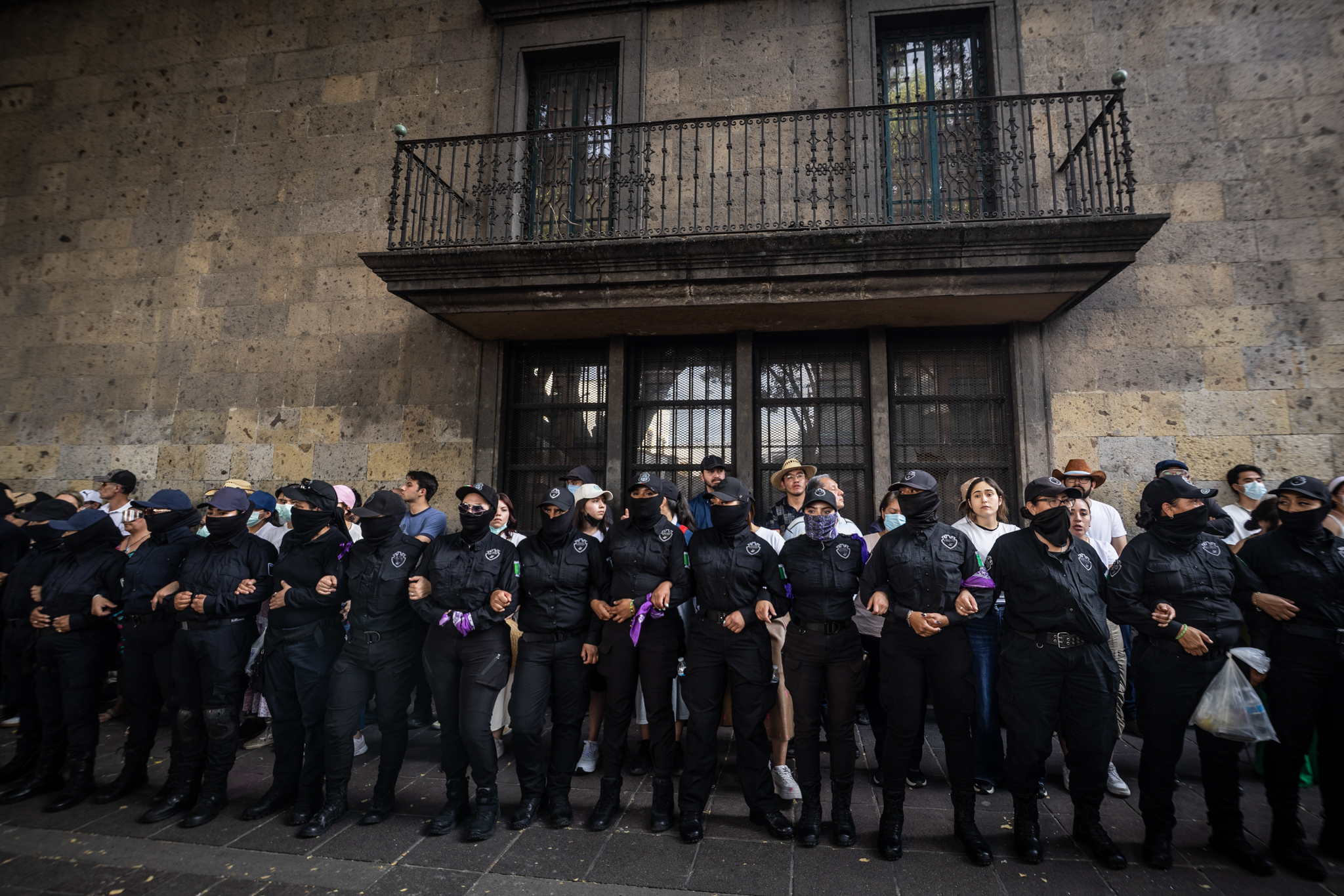 Más de 15 mil mujeres marchan en Guadalajara durante la jornada del 8M